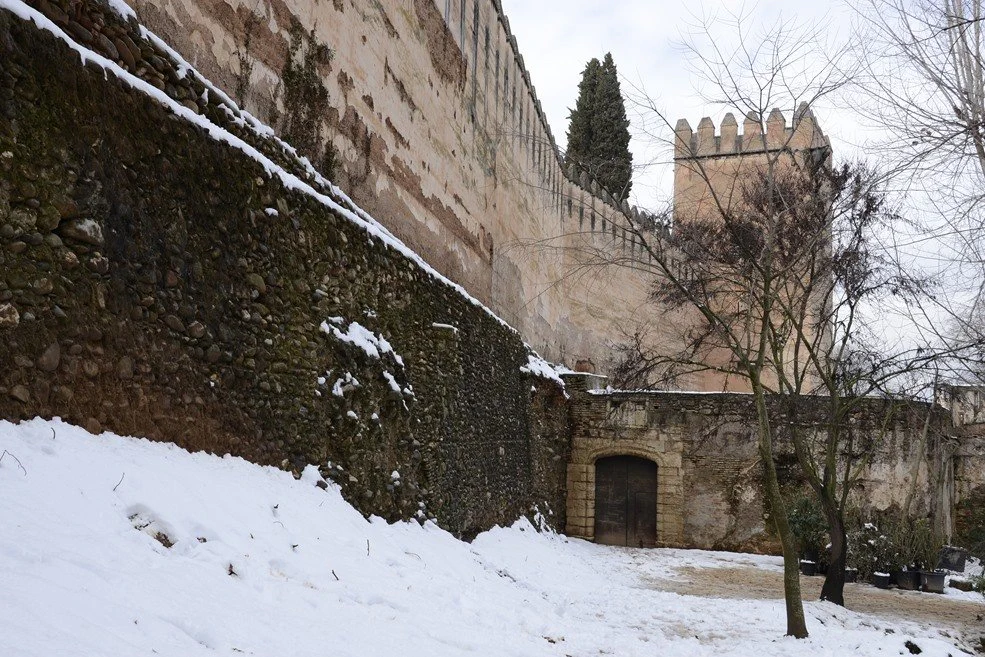 Die Alhambra: Schneefall in Granada