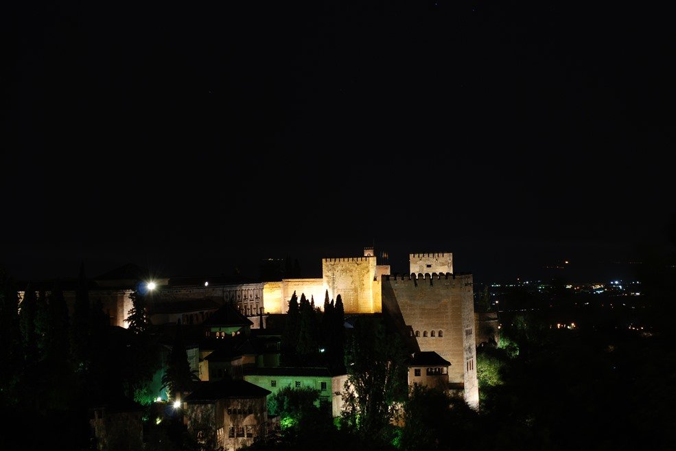 Vista de la Alcazaba de noche