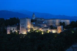 La Alhambra de noche