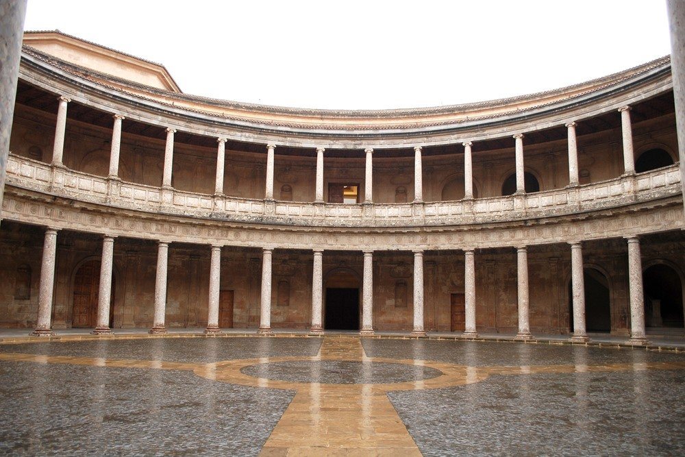 Patio interior del Palacio de Carlos V