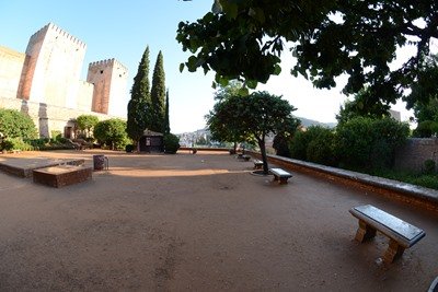 Piazza dei Cisternoni