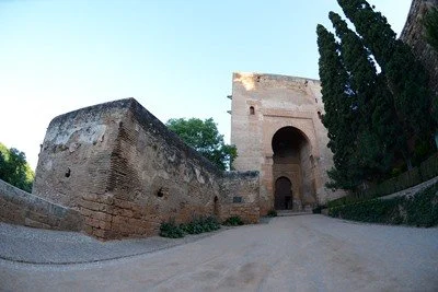 Pequeños Músicos en la Torre de la Justicia de la Alhambra