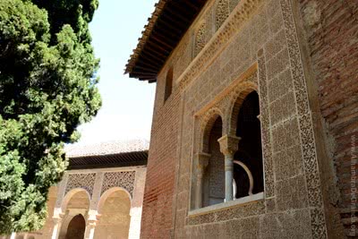 Exposición en la Alhambra: El legado de Al-Ándalus. Las Antigüedades Árabes en los dibujos de la Academia