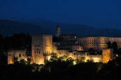 V Noche Sahiliana en la Alhambra de Granada. Mujer, poesía y arquitectura