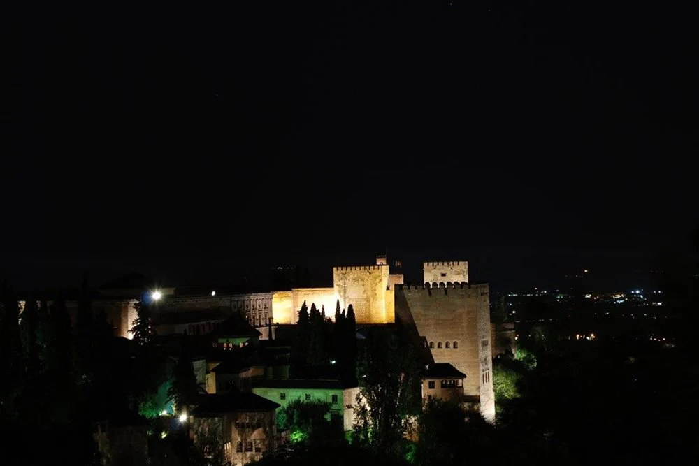 Fotografía de la Alcazaba durante la noche