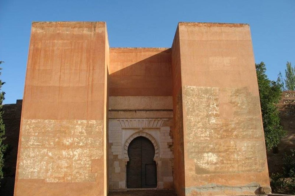 Puerta de los Siete Suelos - Patronato de la Alhambra y Generalife