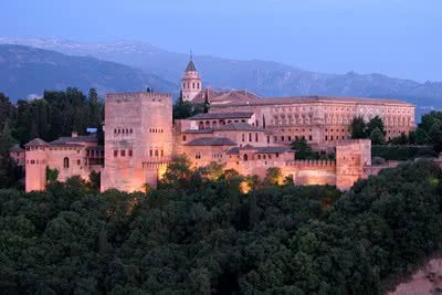 Los turistas japoneses eligen la Alhambra como sexto destino favorito del mundo