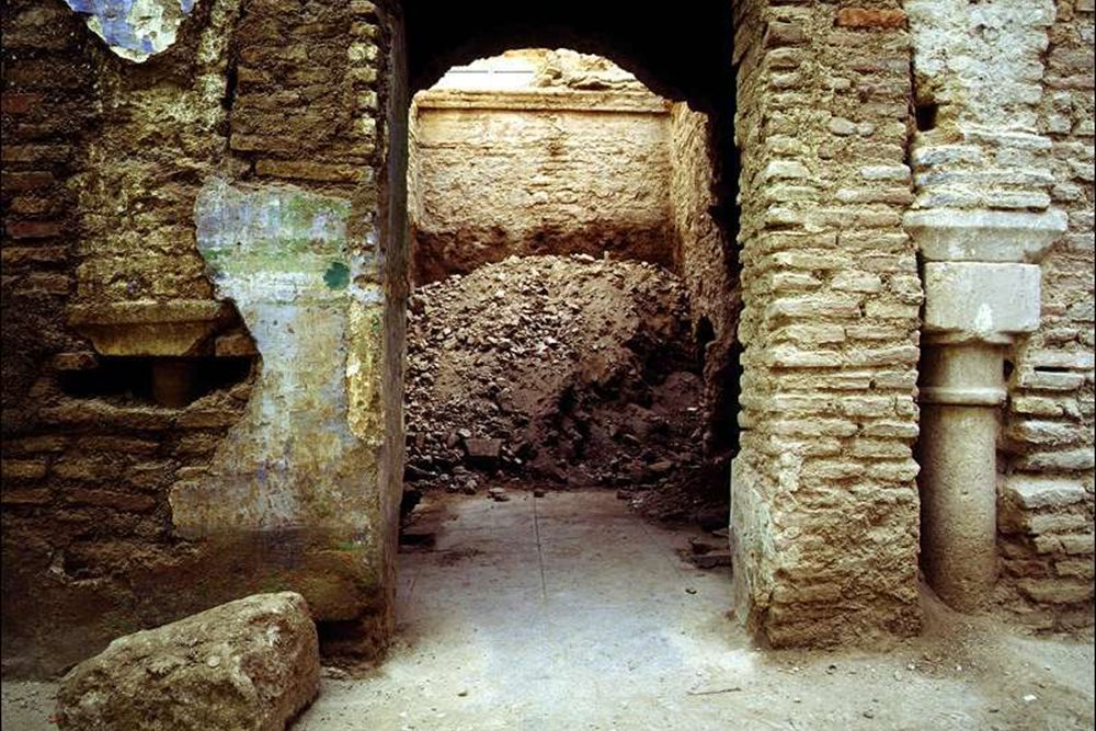 Vista exterior del inmueble. Puerta de acceso - Fernando Alba (Instituto Andaluz del Patrimonio Histórico)