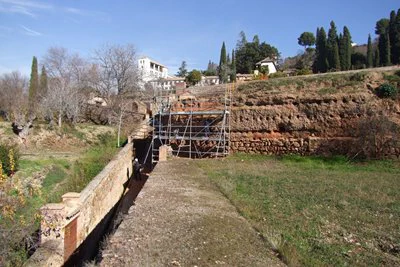 La Alhambra finaliza la restauración del muro de tapia de la Huerta del Generalife