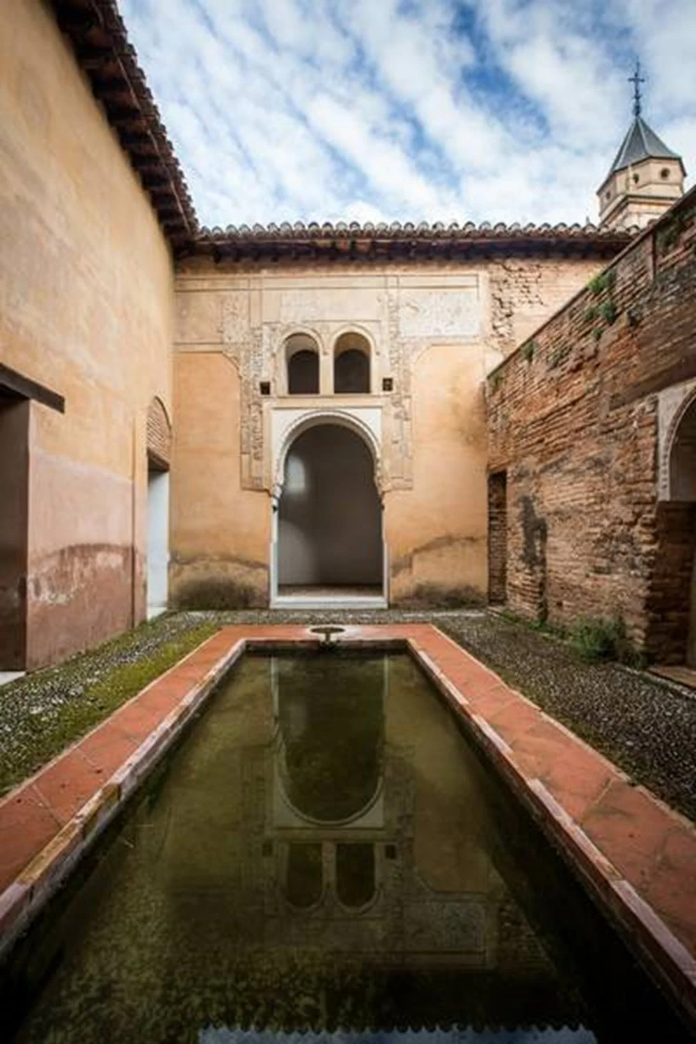 Casa nazarí en la Calle Real - Patronato de la Alhambra y Generalife